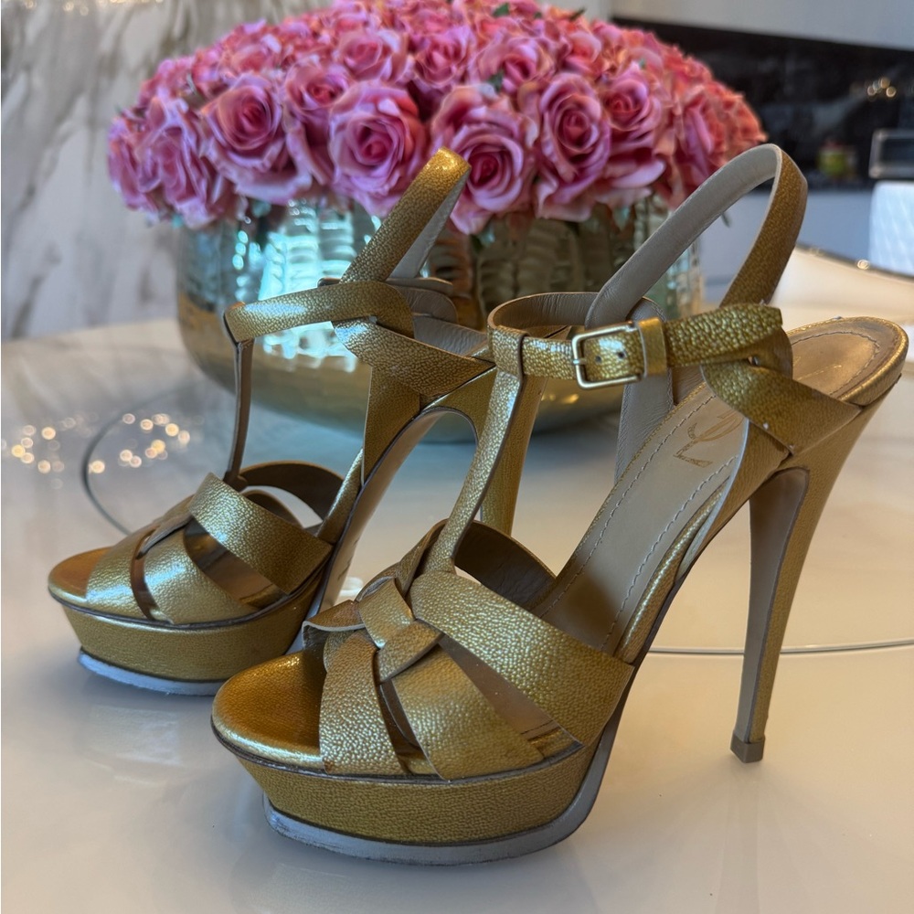 Yves Saint Laurent tribute antique patent Gold platform heels - Picture 5 of 7